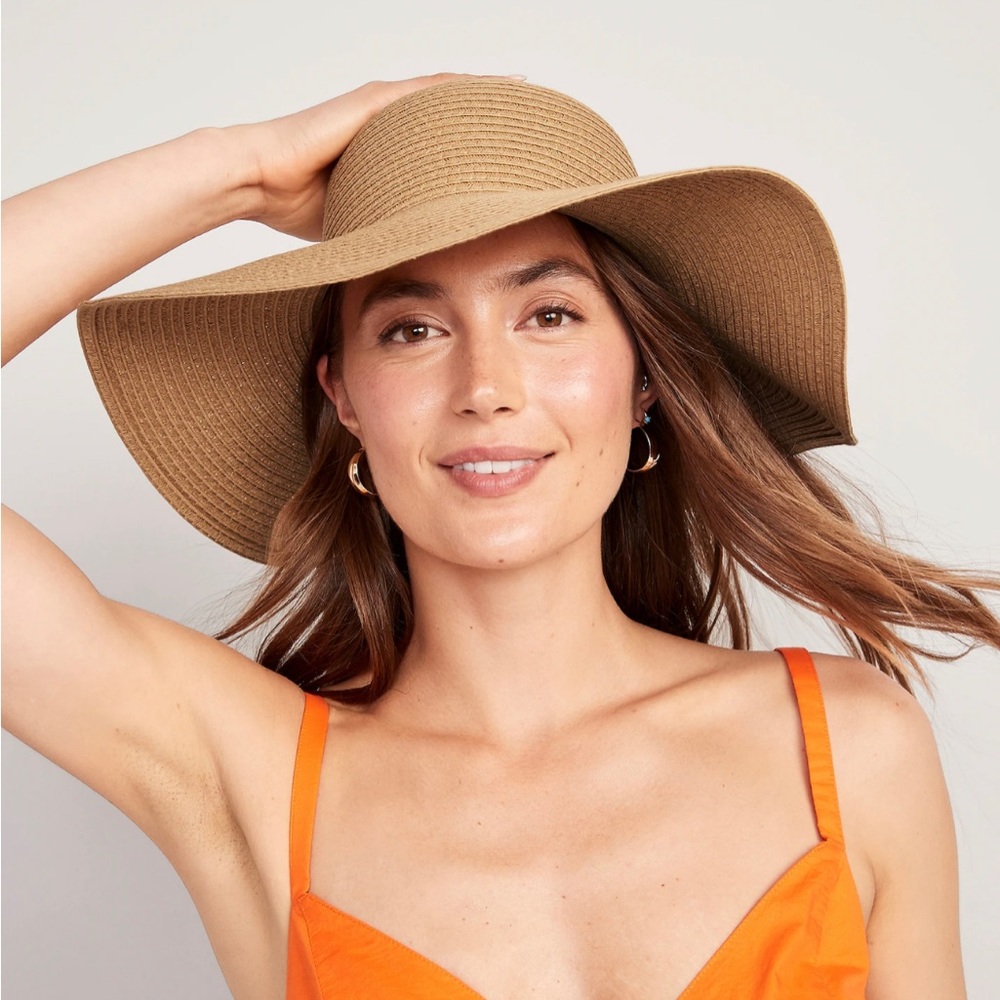 Flowy beach hat from Old Navy!